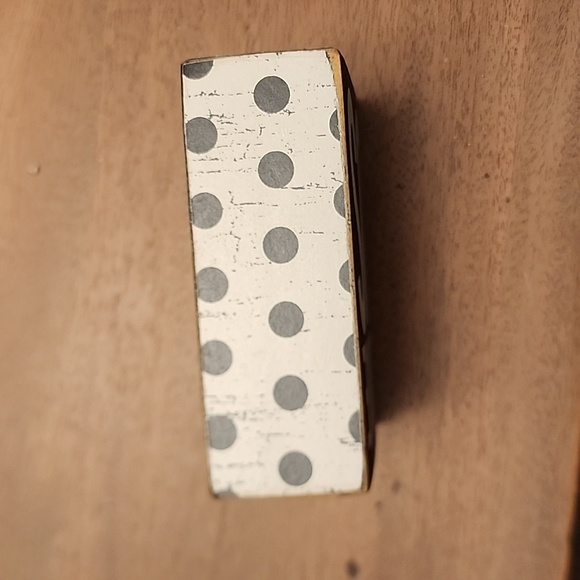 Distressed sign on wood, "I love us" - Picture 4 of 5